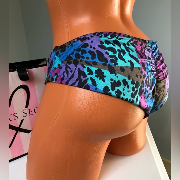 Victoria’s Secret Animal Print Cheeky Scrunch Bikini Bottom Size Large - Picture 3 of 8